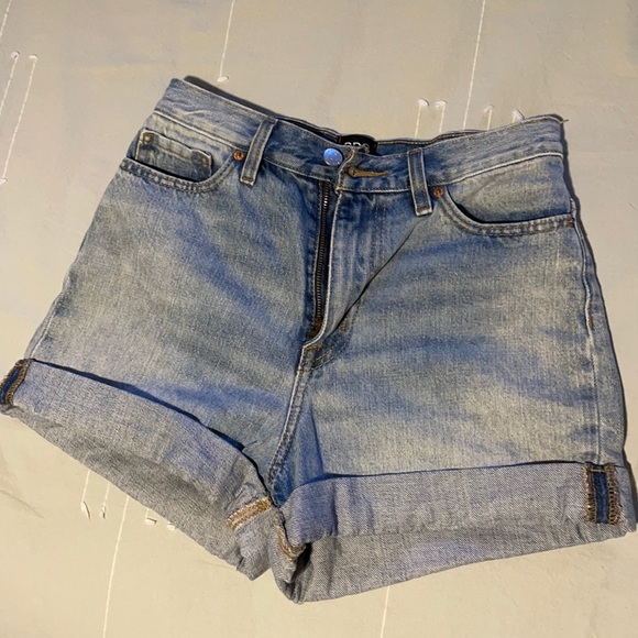 Urban Outfitters Shorts - Picture 1 of 3